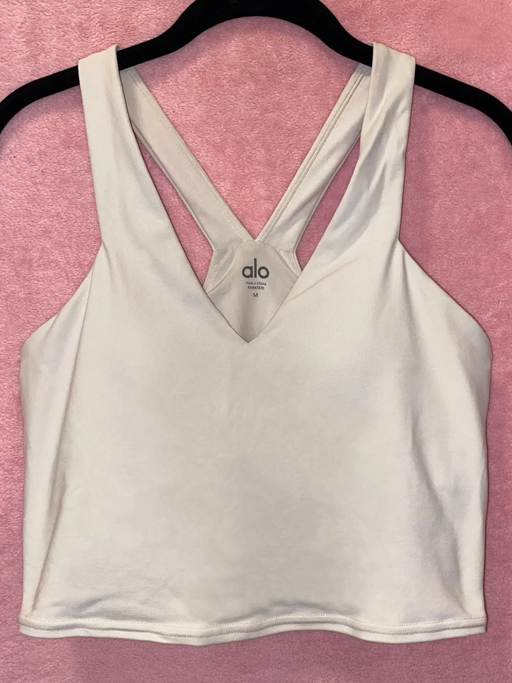 ALO Yoga Airbrush Real Bra Tank Top Oat Milk White V-Neck Strappy Cropped Medium